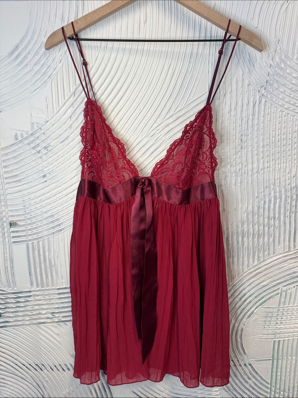 Vintage Victoria's Secret Lace & Chiffon Chemise in Burgundy N0630
